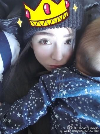 昆凌东京工作带女儿陪伴 望小周周快长大