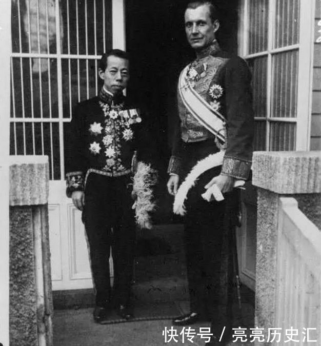 日本人为啥这么矮?日本人说都是中国害的!美国