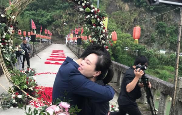 结束8年恋爱长跑!吴敏霞含泪接受男友求婚