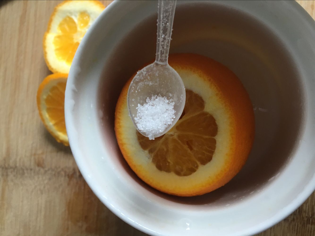 治咳嗽小妙招 儿童大人都可以吃 炖橙子