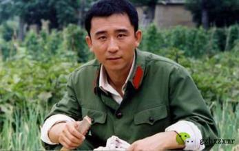 出道时给甄子丹跑龙套,成名后王宝强给他当配