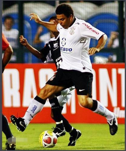 外星人罗纳尔多是最励志的足球运动员,却被认