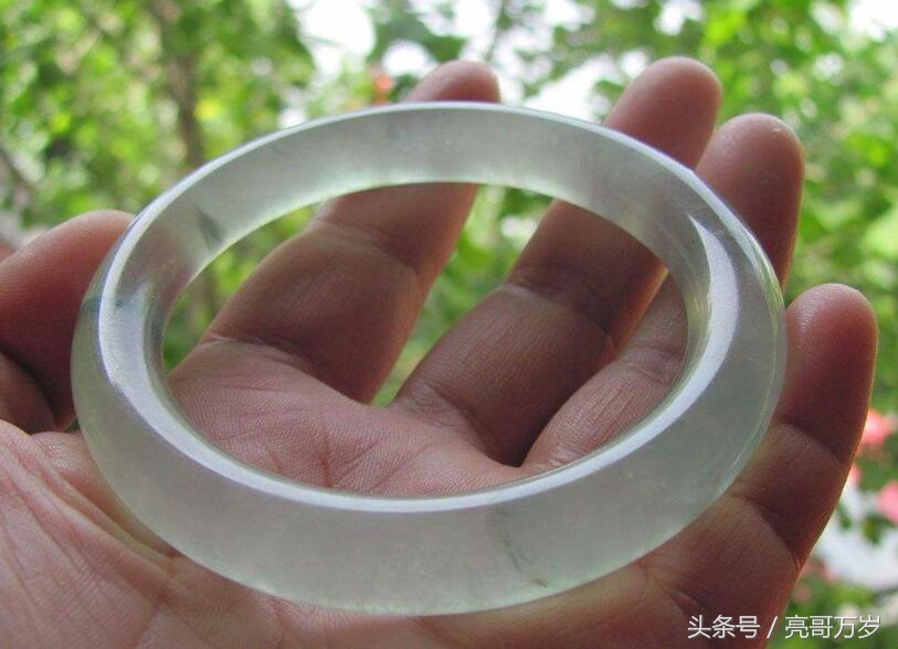 冰种翡翠内有棉絮到底好还是不好呢?