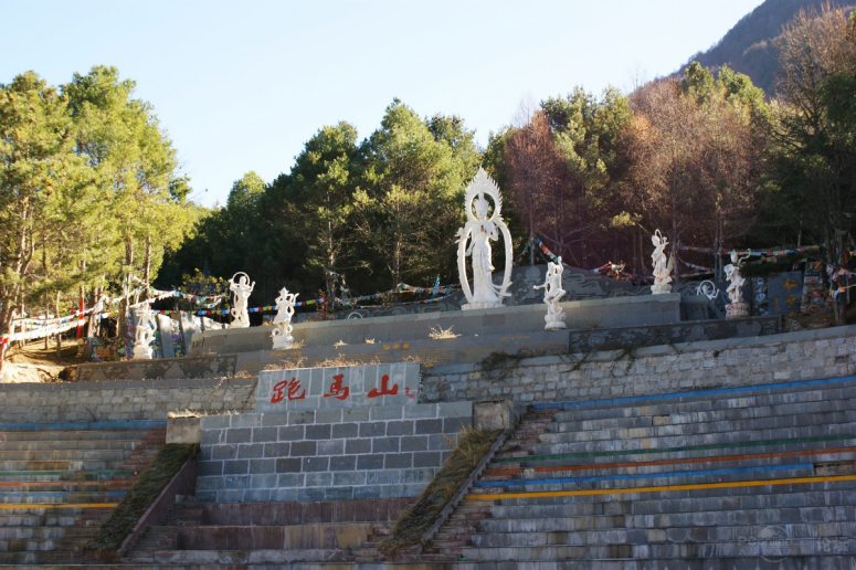 一座跑马山,名扬五洲四海;一曲 康定情歌》千古绝唱,醉了天下人