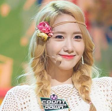 双麻花辫编发教程,带给你不一样的视觉体验