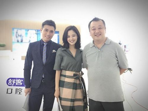 辛芷蕾李乃文合影