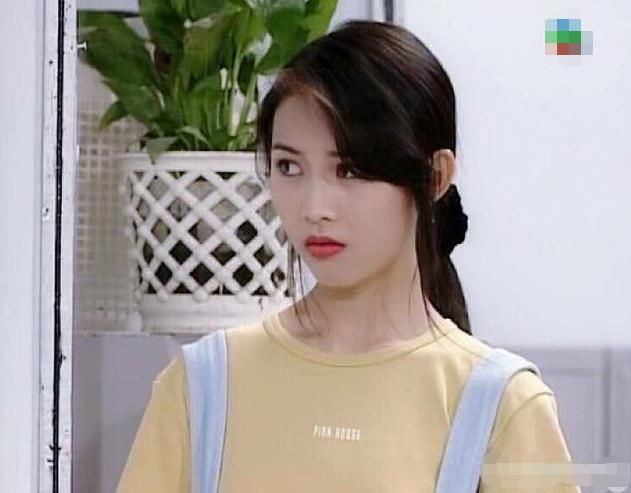 蔡少芬年轻时候的照片曝光,原来她一直满了我