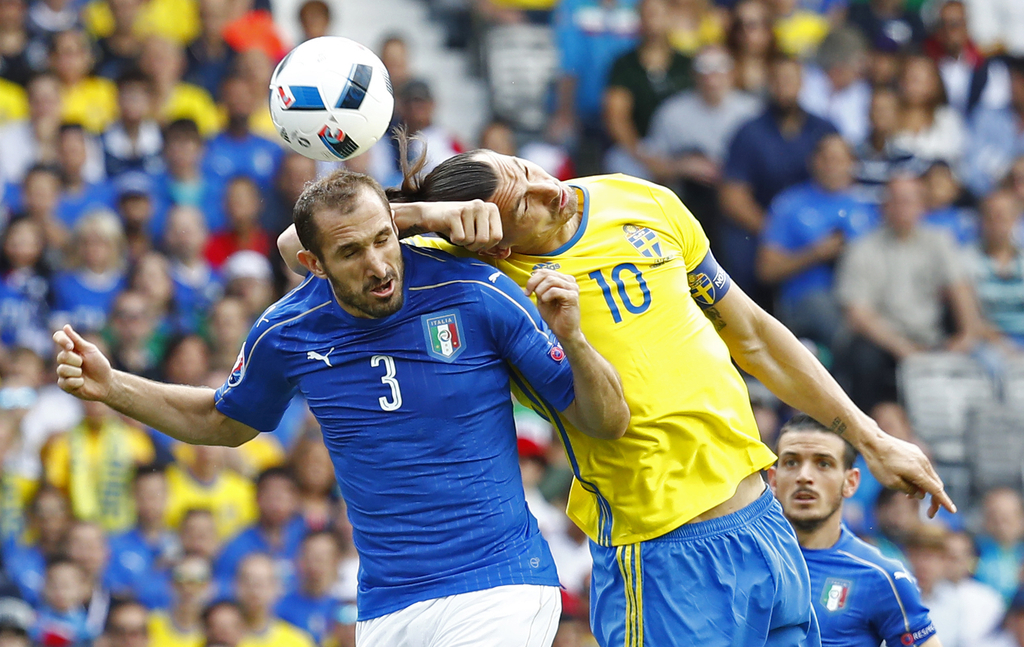 欧洲杯e组焦点战,意大利vs瑞典的比赛,两队均想要取胜以获得更好的