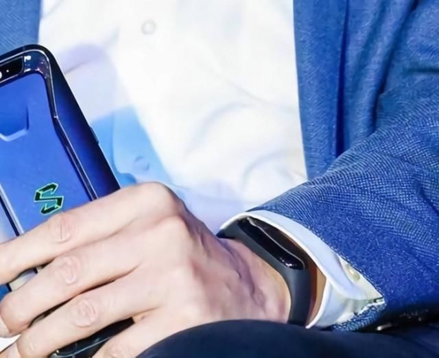 曾任华为移动宽带终端产品线总裁:国内首款电