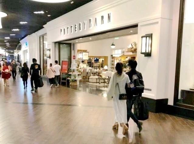 网友迪拜街头偶遇郭富城方媛亲密逛街 郭天王