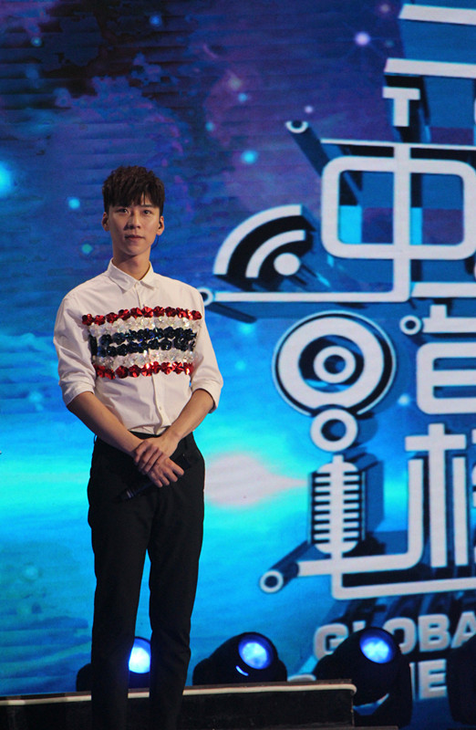 王博文《星空下的秘密》新歌首秀 中秋甜蜜献唱