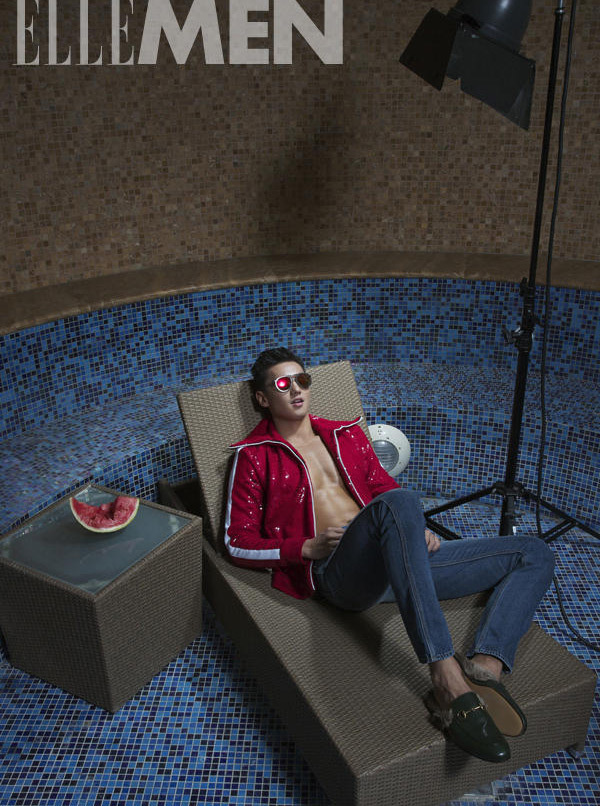 近日，宁泽涛登上时尚杂志封面，他半裸上阵，秀出健硕的肌肉，大晒美好肉体。