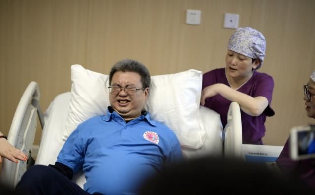 孕妇分娩阵痛可达10级,男人体验生孩子,疼到