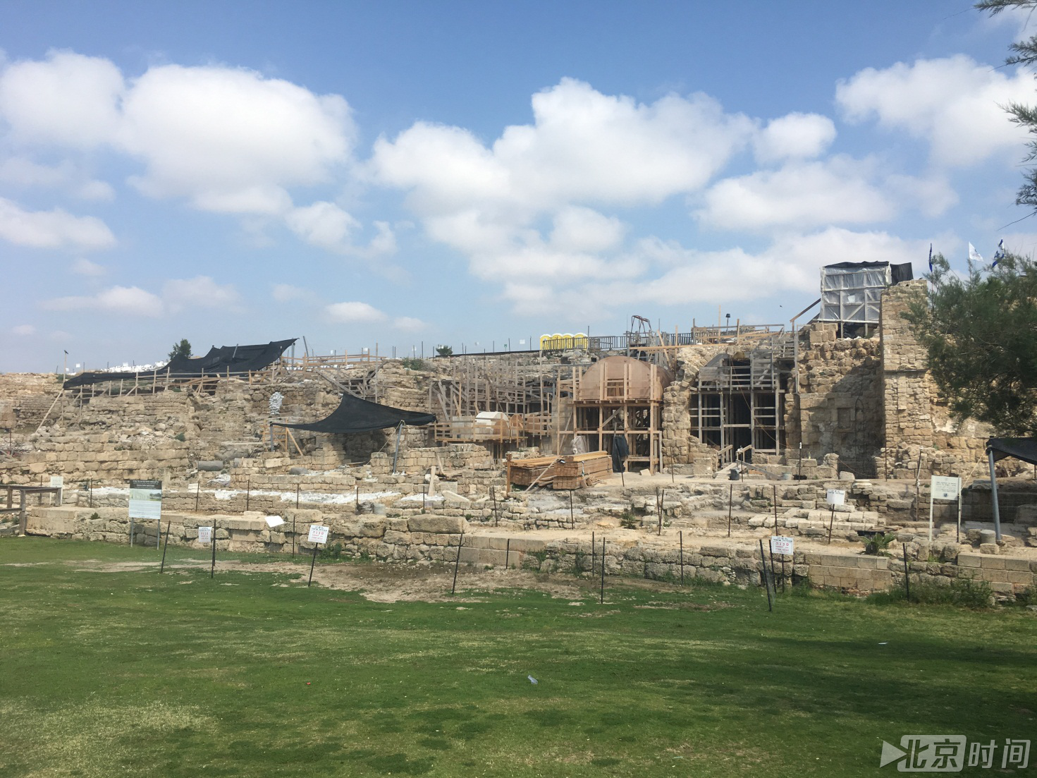 海法新港遥望的凯撒利亚:沧海变桑田的港口古