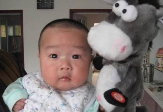 孩子两岁是叛逆期,家长应该如何帮孩子度过,多