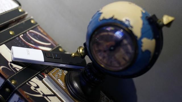 在国外走丢也不怕-SSK飚王HELLO翻译机