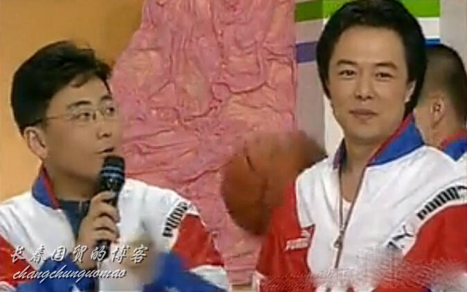 张铁林那时候还很年轻，小鲜肉一枚。