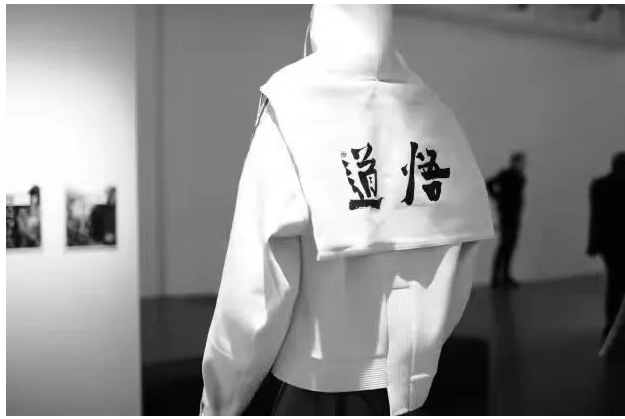 曾亏损30亿的中国李宁逆袭纽约!春节返乡你