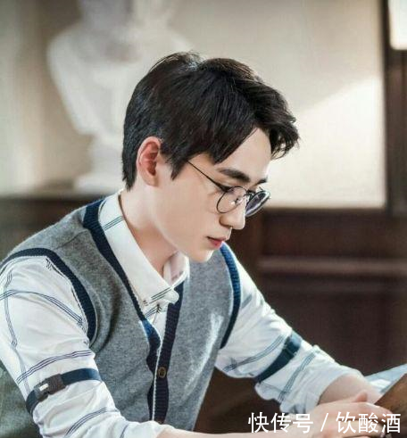 杨颖邓伦新剧杀青, 大合照时杨颖满脸嫌弃, 网友