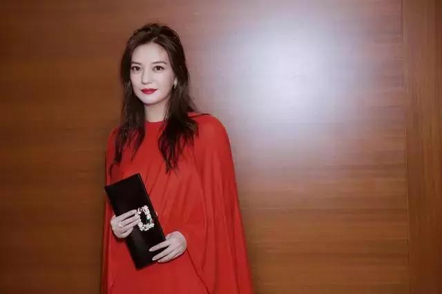 赵薇退出龙薇传媒,娱乐圈要大变动了?网友:动