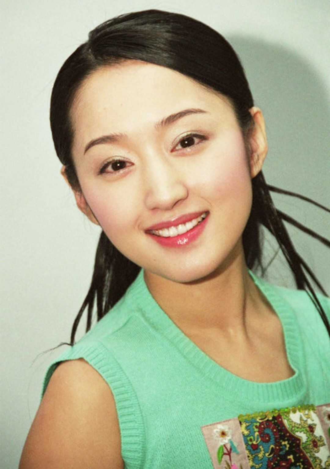 杨钰莹一组十七年前青涩旧照,29岁却嫩得像个