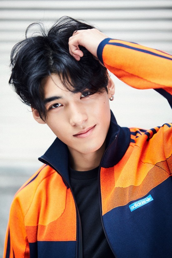 《泡沫之夏》开机 文渊搭档张雪迎出演洛熙