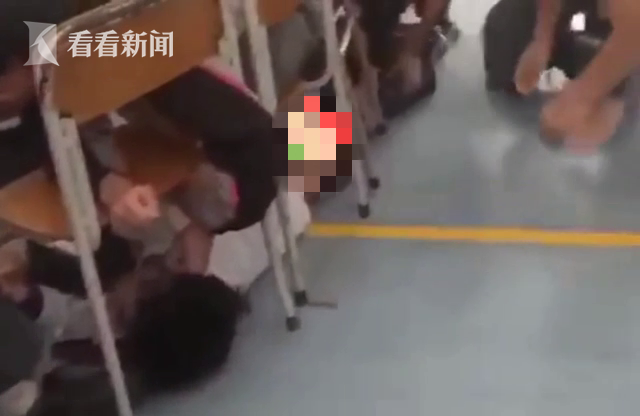 剥男同学内裤打屁股 一中学8名男生被捕 剥男同学内裤打屁股 一中学8名男生被捕