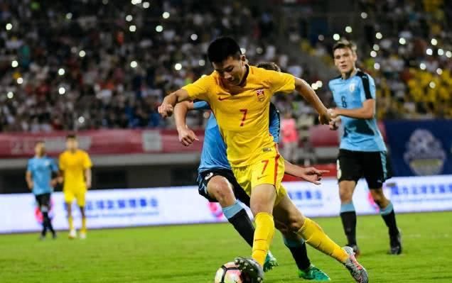 中国U19男足全胜夺冠!1:0英格兰、3:1乌拉圭、