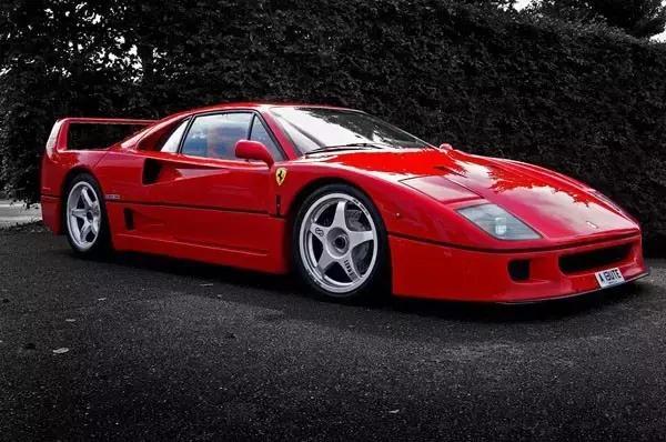 在完成了一生中的巅峰之作——f40超级跑车之后,恩佐·法拉利于1988年