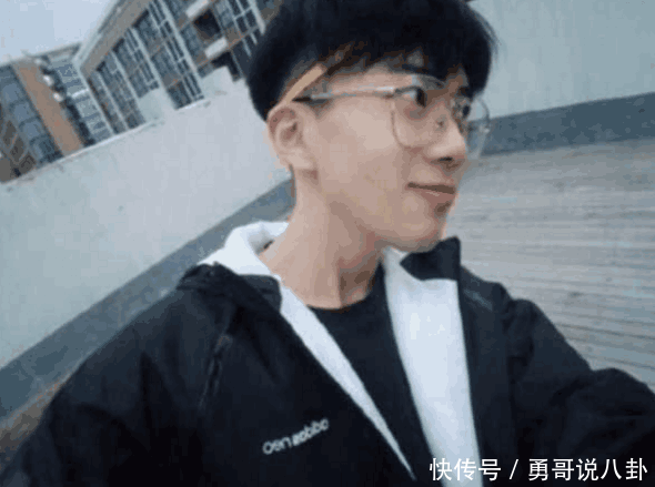 继许静婉之后, 又有一对情侣被爆不雅照, 网友