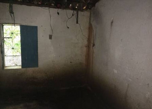 女子一夜情意外怀孕 被家人裸体关小黑屋16年