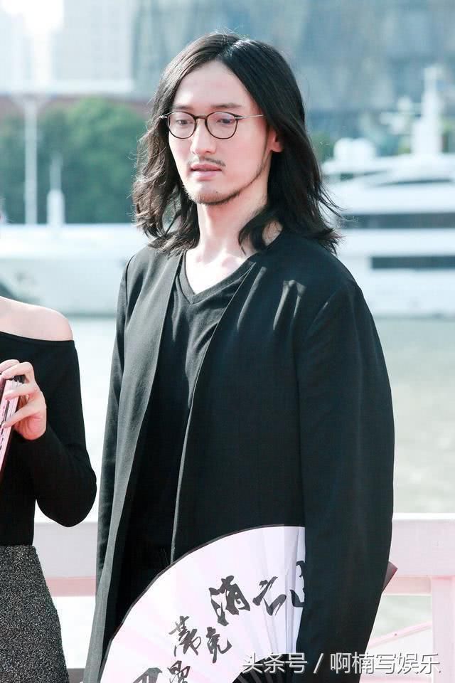 电影版《爱情公寓》晒剧照,真没有关谷就剩6人