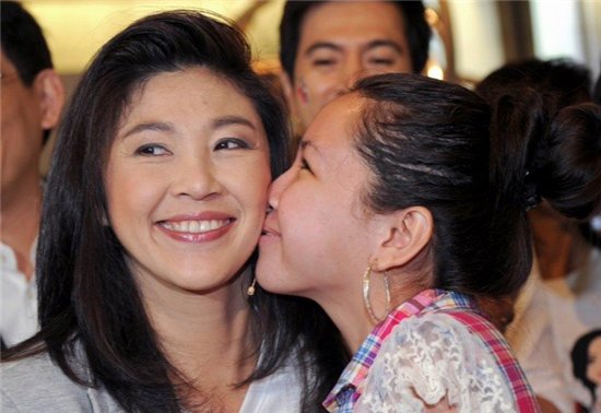 看完朴槿惠的亲民照,再看看英拉的亲民照,就知道差距有多大!