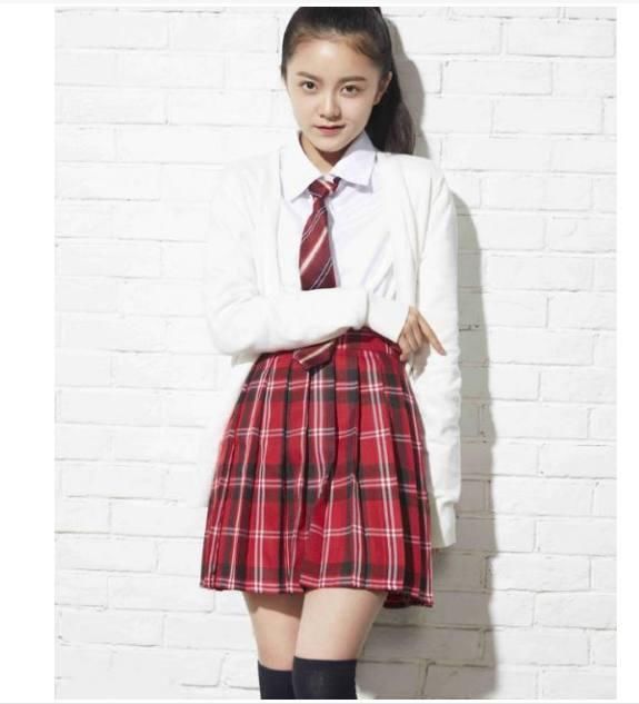 张嘉译带火关晓彤后,又一闺女被带火了,演技丝