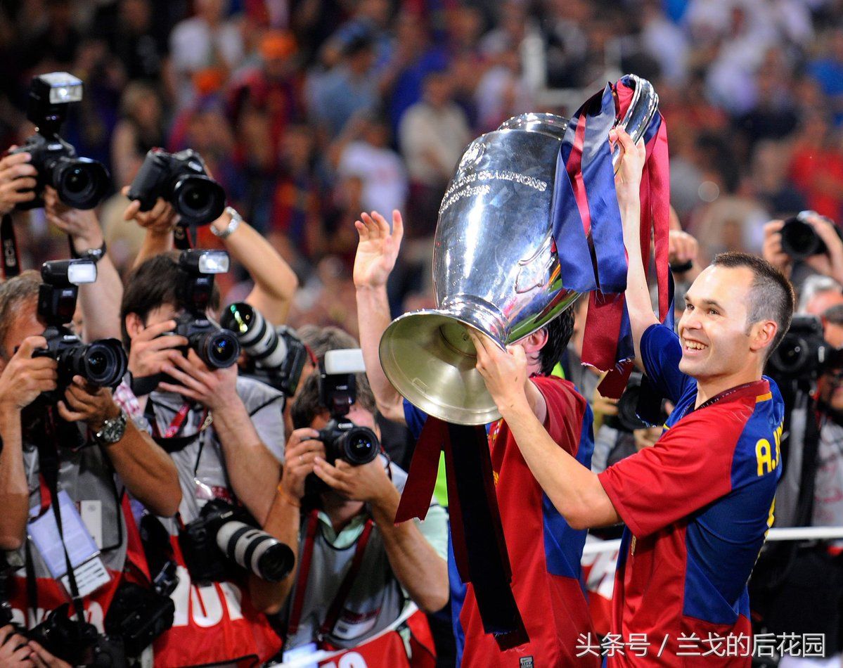 巴萨为伊涅斯塔设计纪念球衣:8号即是无穷!一