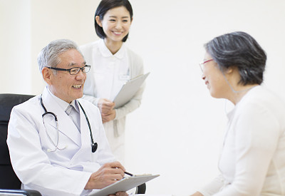 小小1瓶醋,睡前热敷30分钟,秒治腰椎病、颈椎