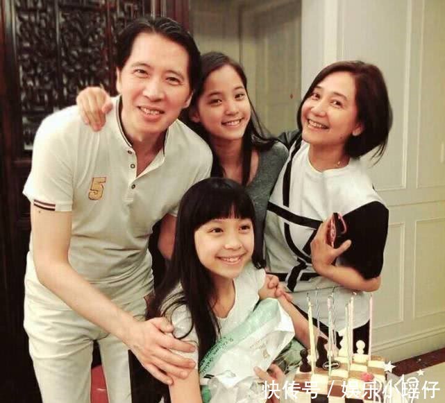 她带孕洞房丈夫却通宵泡妞,怀孕7次生下3个女