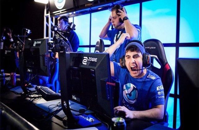 装机党福音!2500元不到APU锐龙R3 2200G核