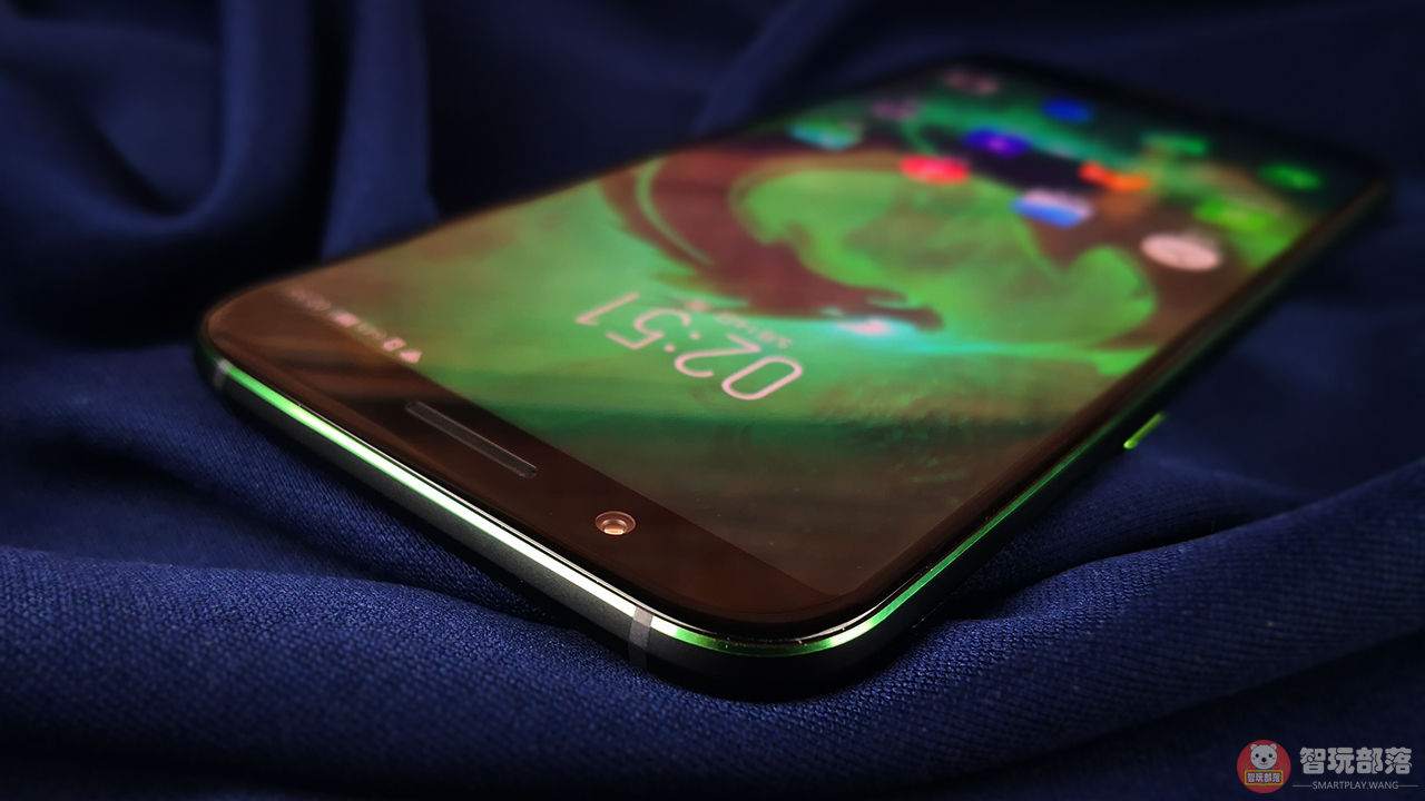 黑鲨游戏手机图赏:性能赶超小米MIX2S,外观堪