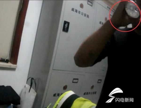 网络段子也敢信?威海一男子酒驾被查当着交警