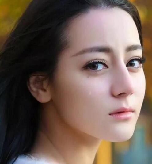 泪痣妆让赵丽颖霸气范冰冰神秘,最美还是天生有泪痣的热巴倪妮