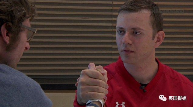 炫富女律师被群嘲,你不知道有人曾经为这种事