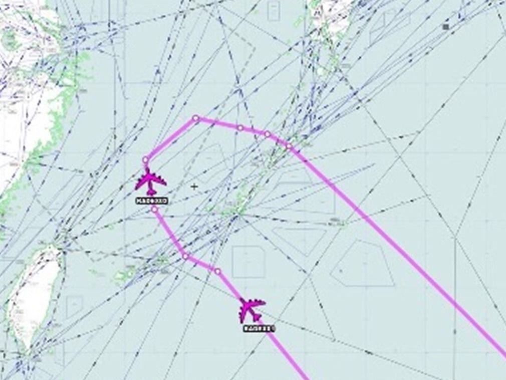距宁波350公里 美军B52轰炸机飞越东海春晓油