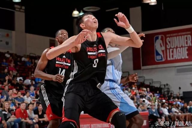 台湾球队加入CBA夏季联赛,赛前升旗奏歌岂不