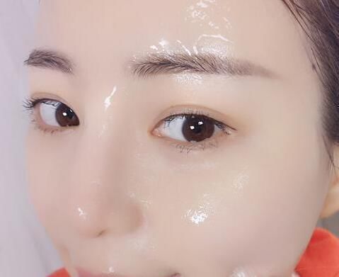 牙膏搭配它真的能祛斑?仅需睡前坚持涂抹,七天