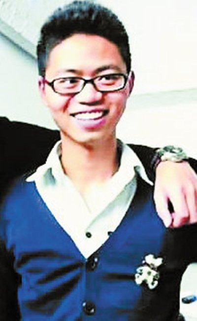 2015年，他又变身IT男，从事互联网行业相关工作。