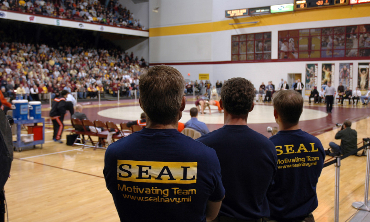 他的精神和意志感动了千千万万的人，每次比赛总会有很多观众去现场支持他为他欢呼。