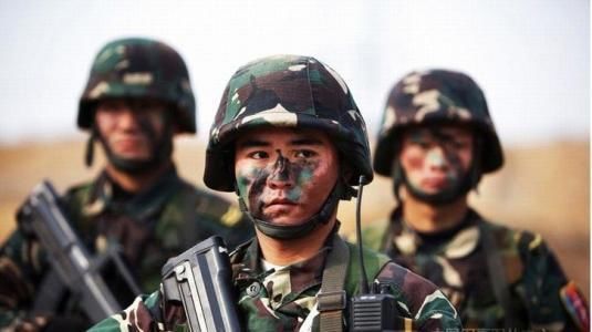 佩服抗日神剧中无限子弹的机关枪 感叹鬼子这