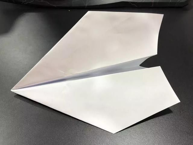 如何折一架能飞69米的纸飞机