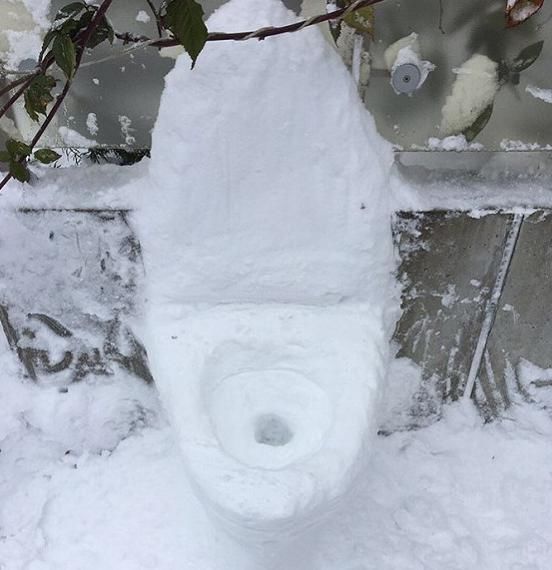 日本人堆雪人,各种姿势都有,一个赛一个的奇葩!